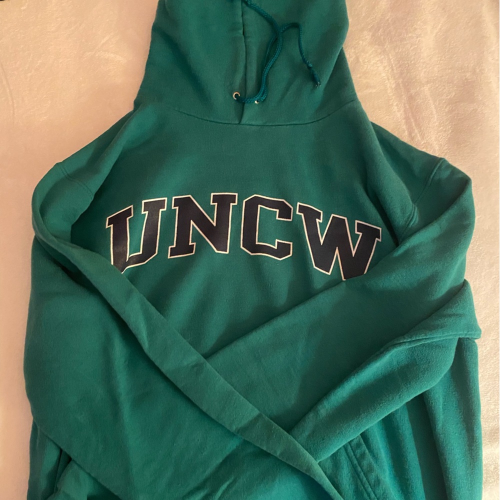 UNCW womens champion sweatshirt